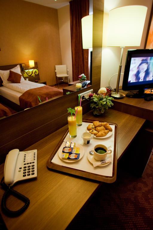 Top Rooms Aparthotel Bucureşti Ngoại thất bức ảnh
