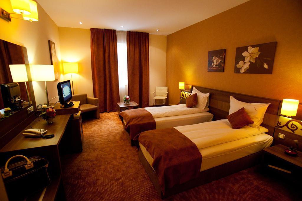 Top Rooms Aparthotel Bucureşti Ngoại thất bức ảnh